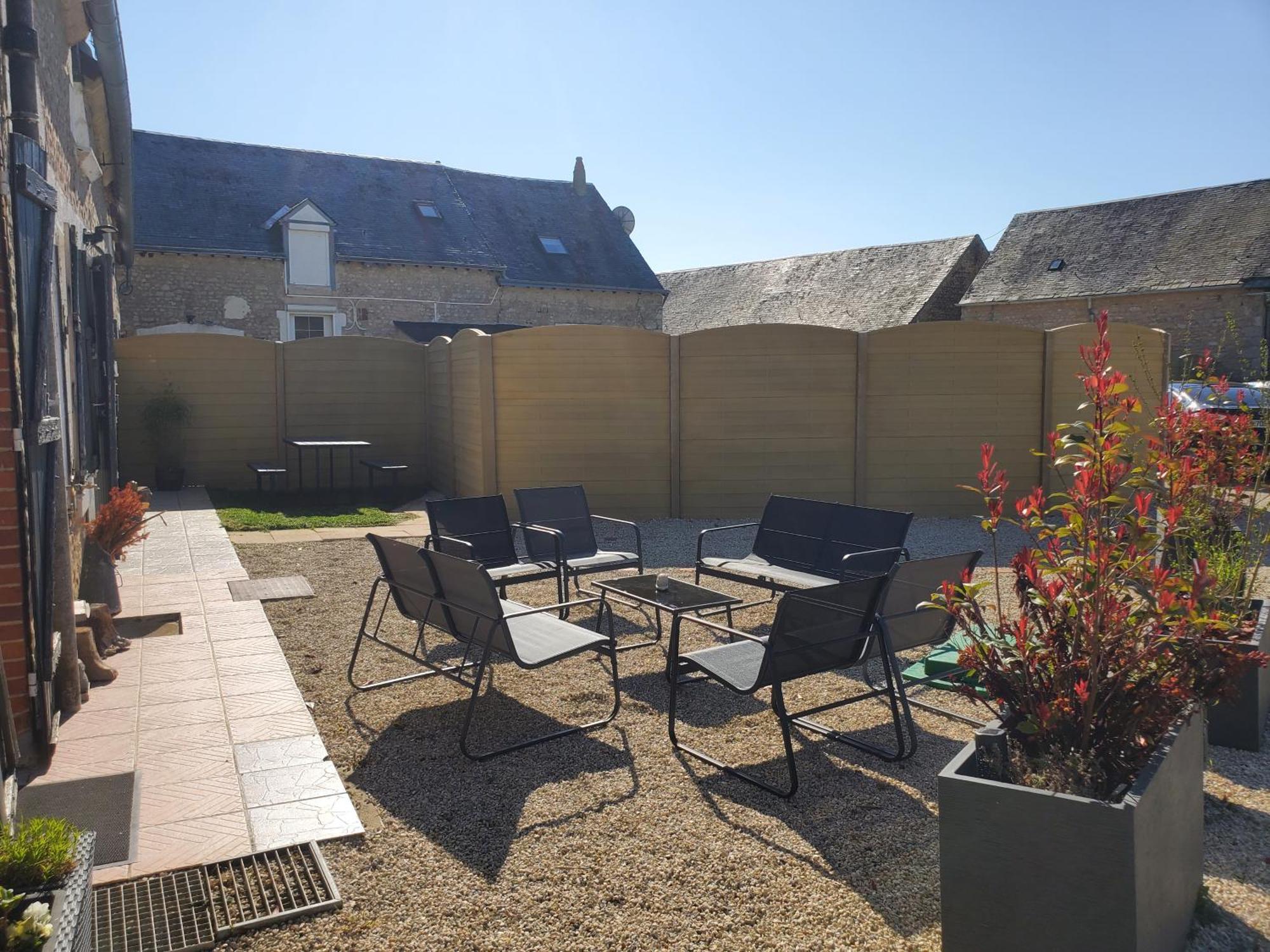 La Petite Folie Bed & Breakfast Eole-en-Beauce Екстериор снимка
